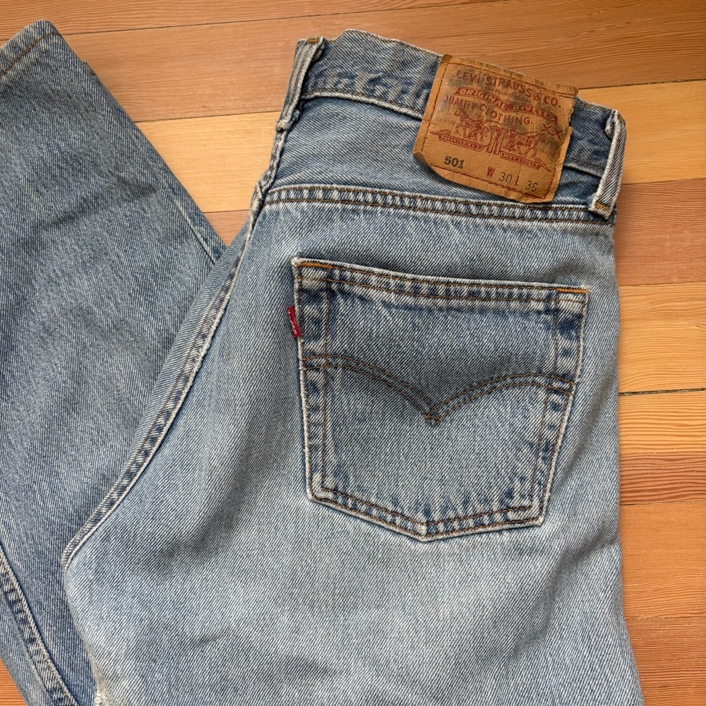 Vintage Levi’s 501 Light Wash Blue Jeans Made in Canada - Picture 1 of 13